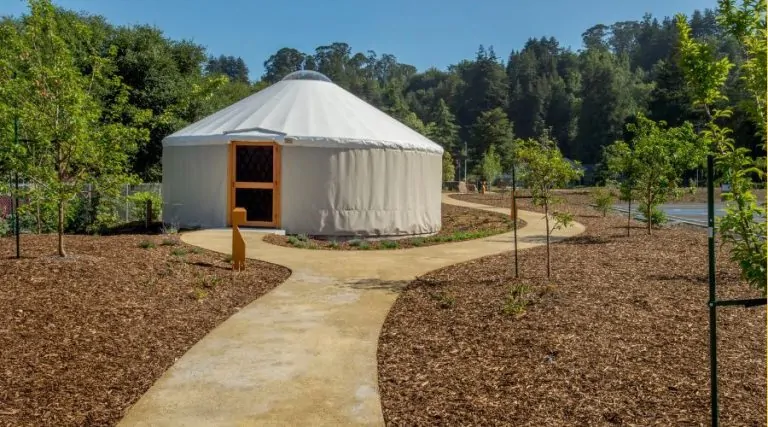 who lives in a yurt
